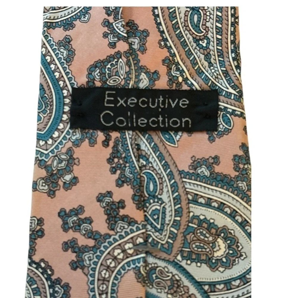 EXECUTIVE COLLECTION Mens tie,100% Italian silk, rose with blue and green design